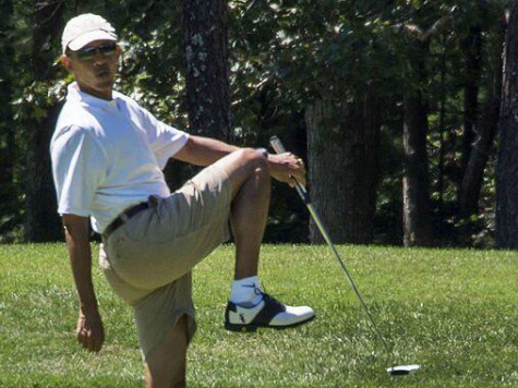 Obama Tees Off Vacation at Golf Course
