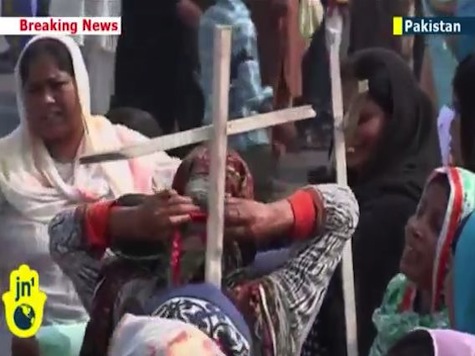Undaunted Pakistani Christians Protest Peshawar Church Massacre