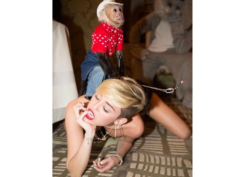 Miley Cyrus Twerks with Monkey