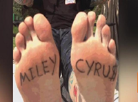 Vanilla Ice Inks Miley Cyrus' Name On Feet