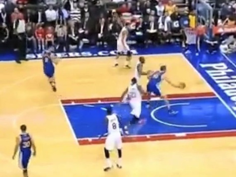 Igoudala Makes Behind-the-Back Pass From 3-point Line