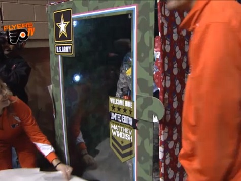 Flyers Help Returning Soldier Surprise Family