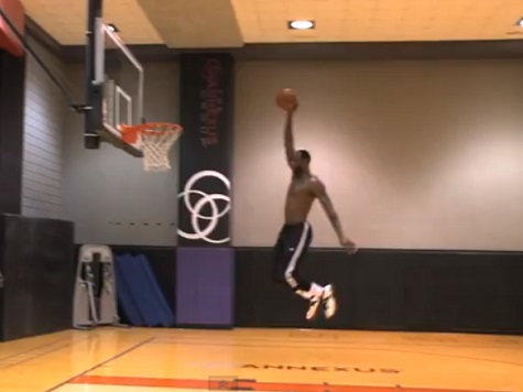 Lebron James Puts on Dunk Clinic in Post-Practice Session