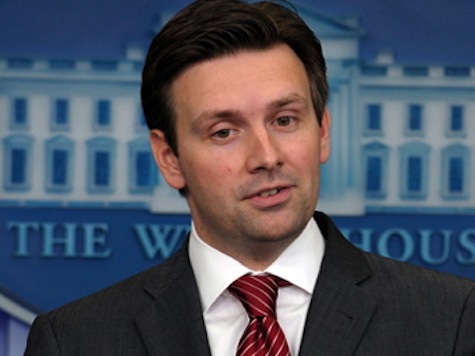 Josh Earnest Casts Obama as Hero 'Willing to Take Political Heat' on Amnesty Delay
