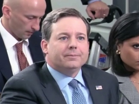 Ed Henry Questions WH for Sending Troops into Ebola Hot Zone without Quarantine Policy