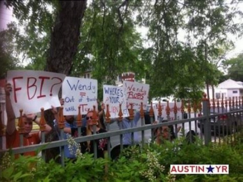 Austin Young Republicans Protest Wendy Davis Over Ethics