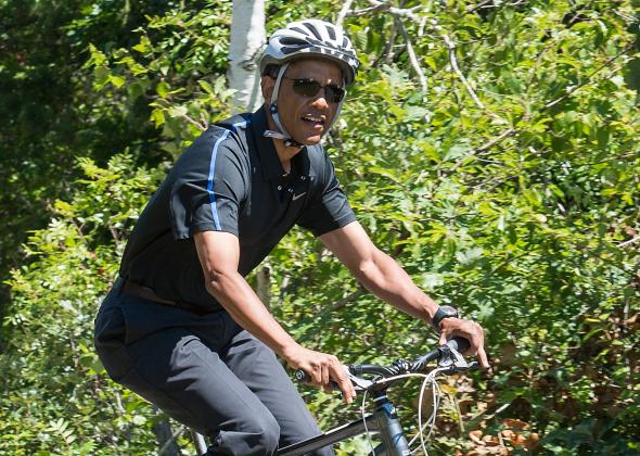 After ISIS Beheading, UK's Cameron Cancels His Vacation While Obama Returns to Martha's Vineyard